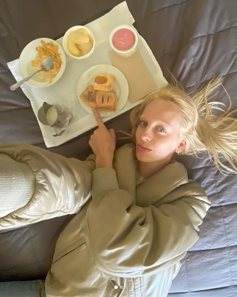 LILI SUMNER IN CL SUNDAZED PUFFER