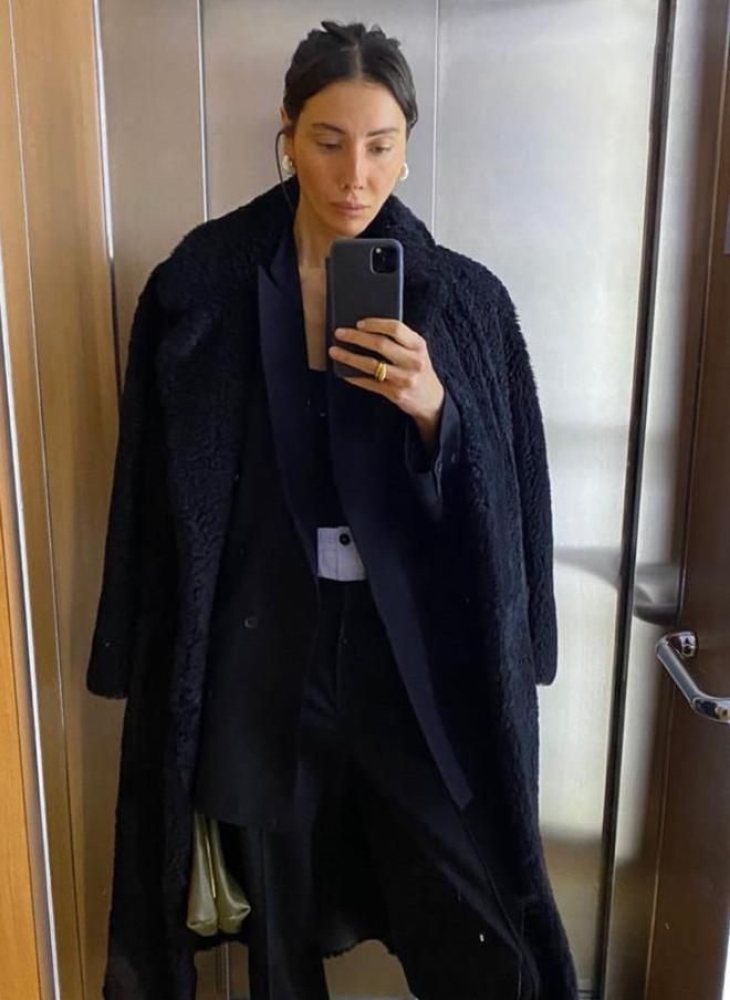 JULIE PELIPAS IN LOVE COAT