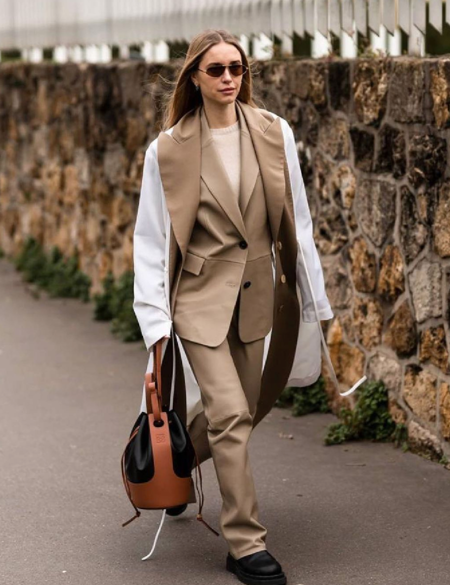 PERNILLE TEISBAEK IN CL POWER SUIT