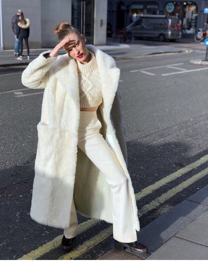 SERENAY SARIKAYA IN LOVE COAT