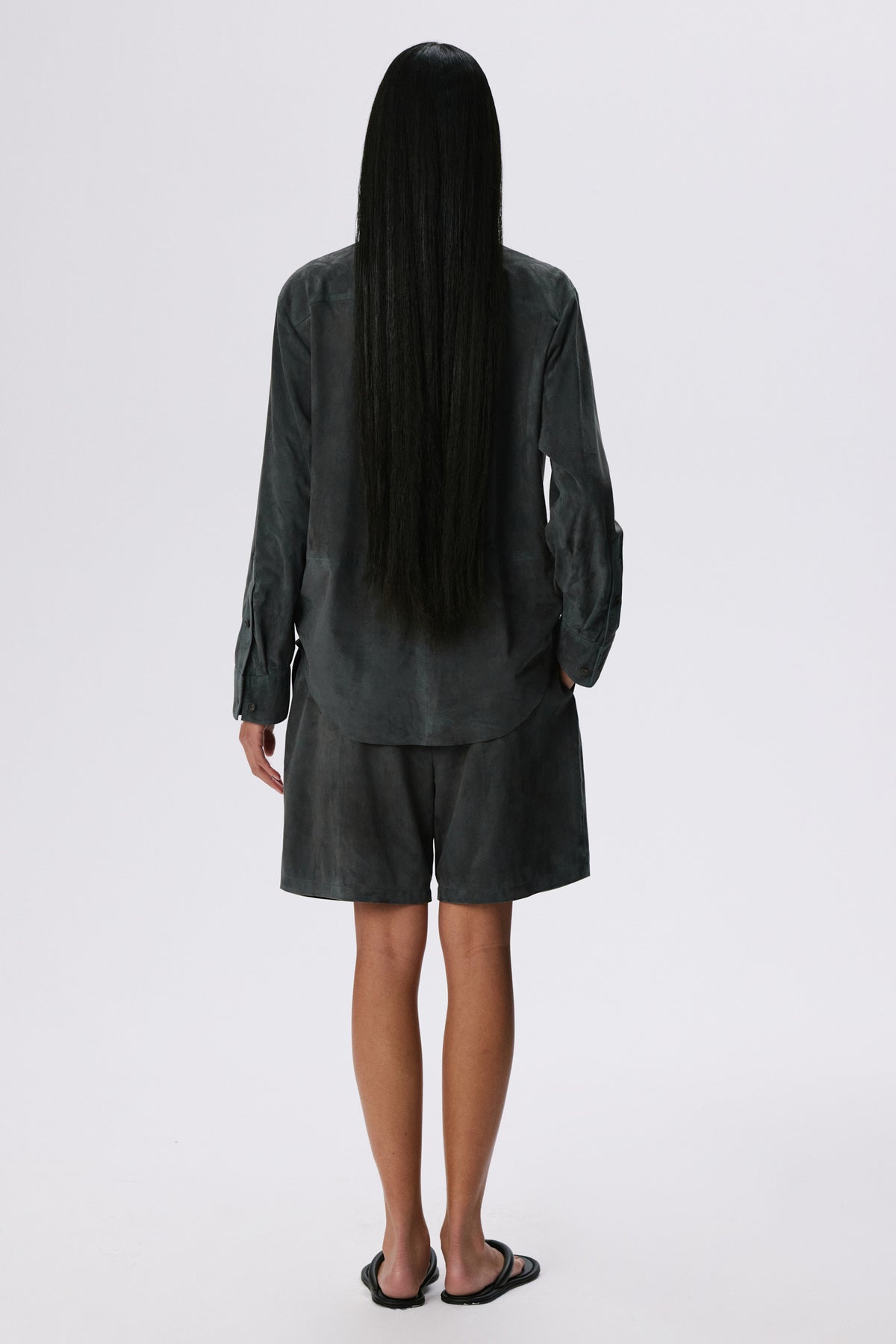 Pull-On Lounge Shorts | Metis Suede – Graphite