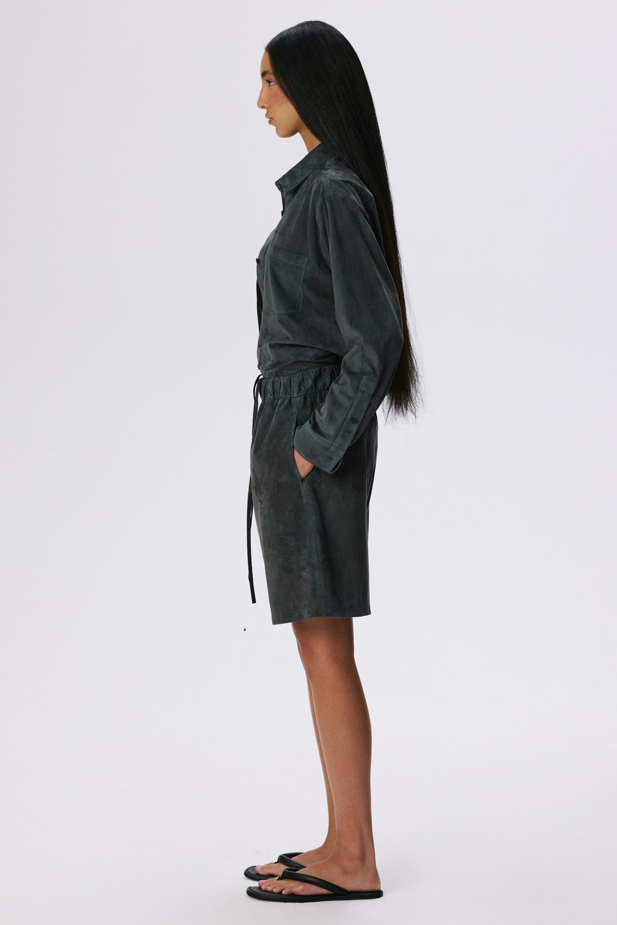 Divine Shirt | Metis Suede – Graphite