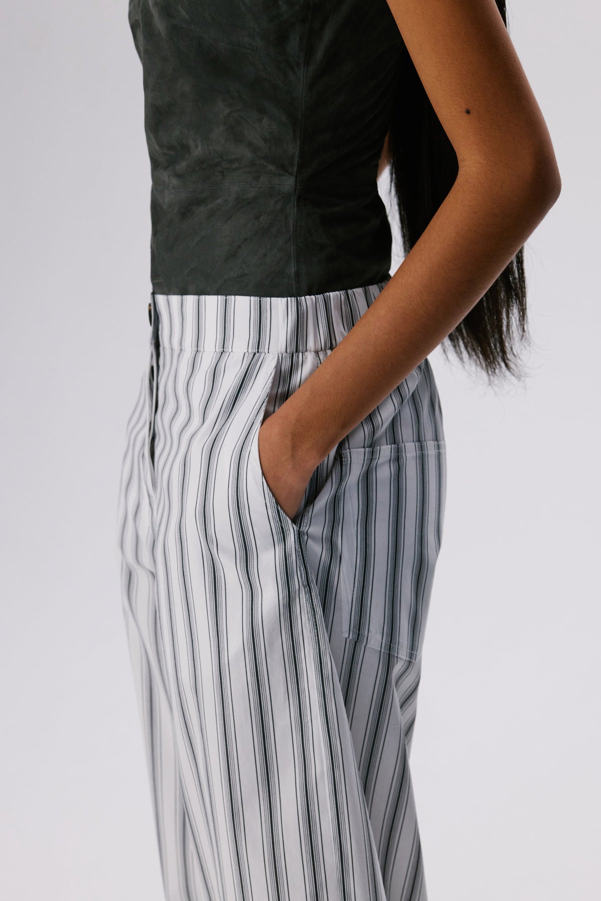 Soft Curve Barrel Pants | Cotton Poplin – Black / White Stripe