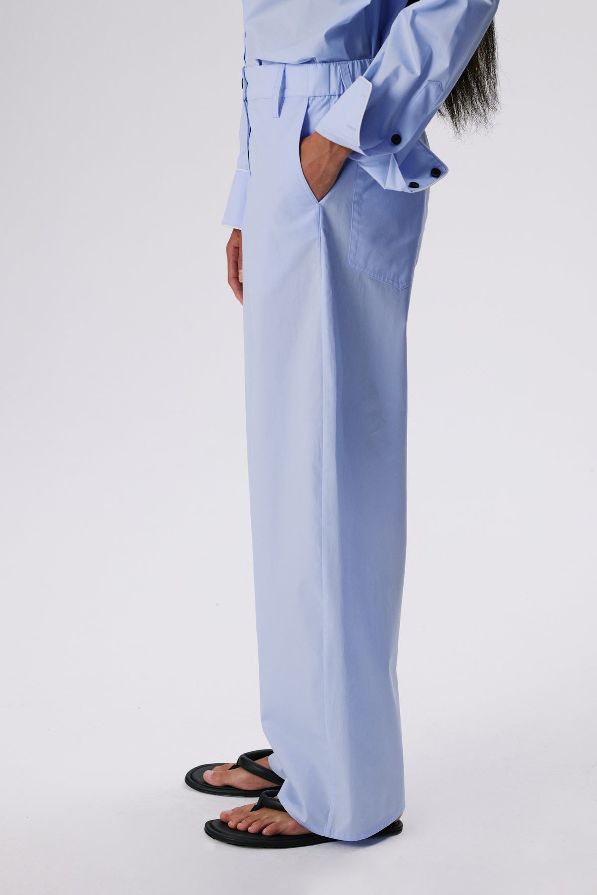 Soft Curve Barrel Pants | Cotton Poplin – Light Blue