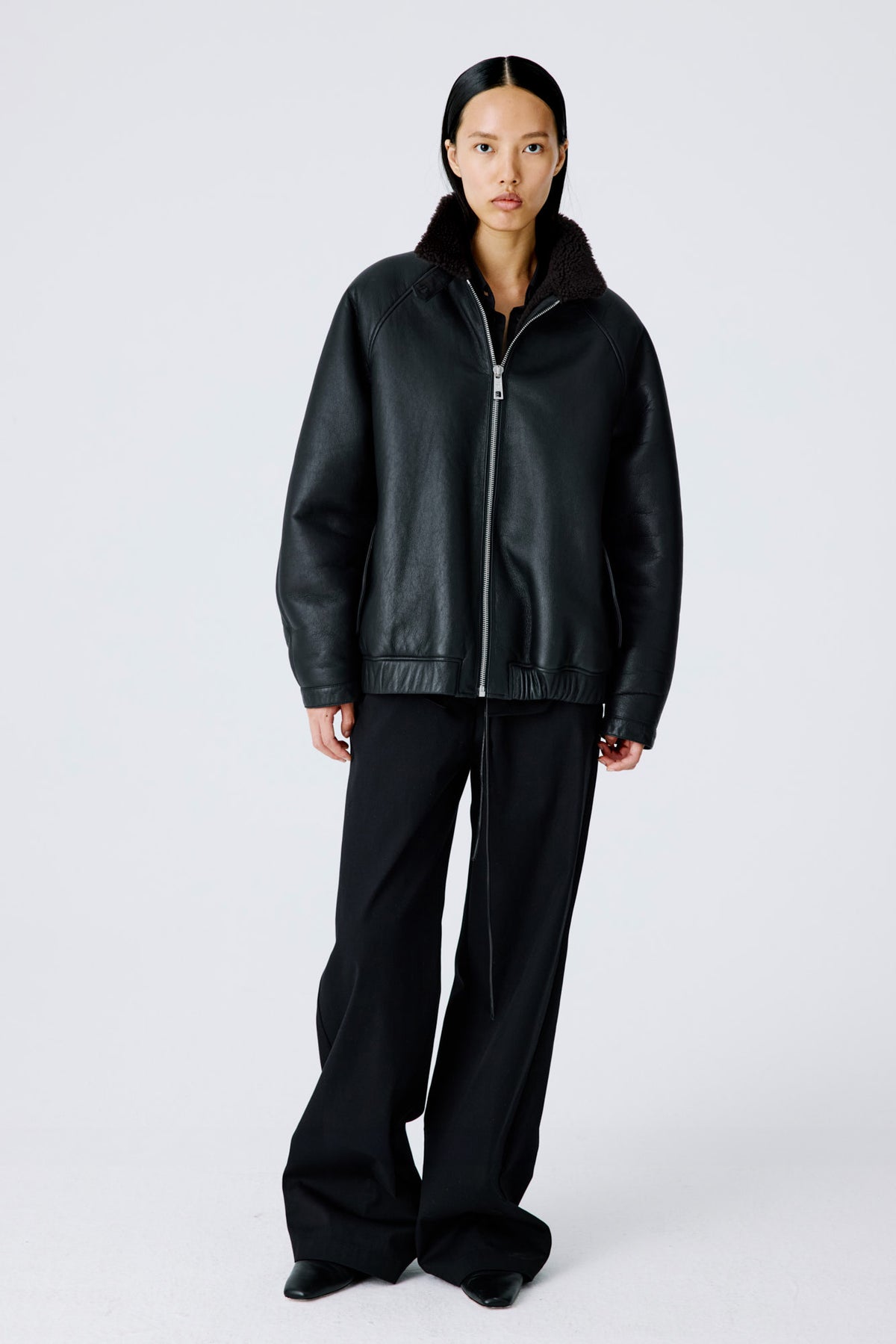 Whisper Jacket | Semi-Curly Merino Shearling – Black/Burnt Oak