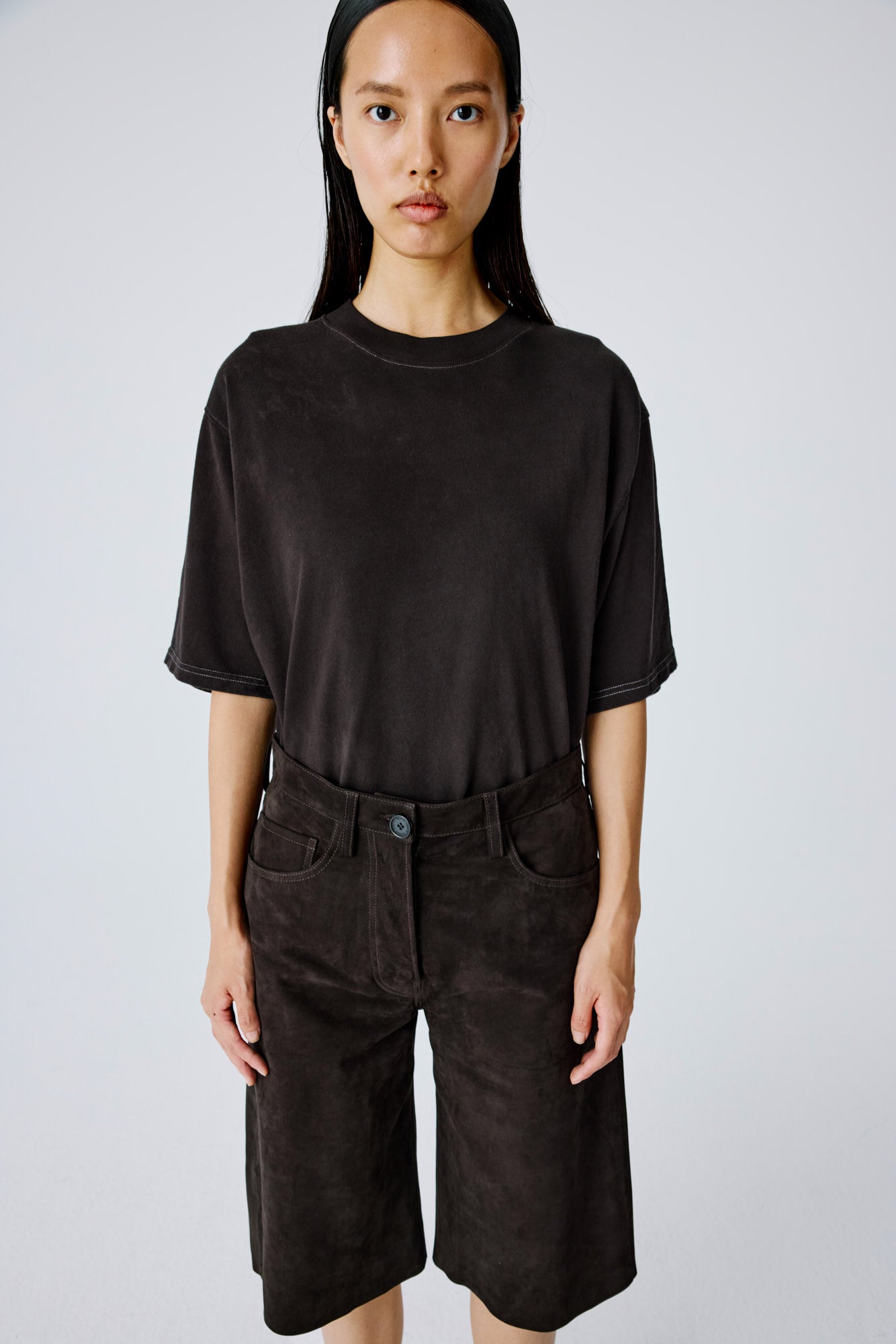 Soft Curve Capri - Dark Brown Suede