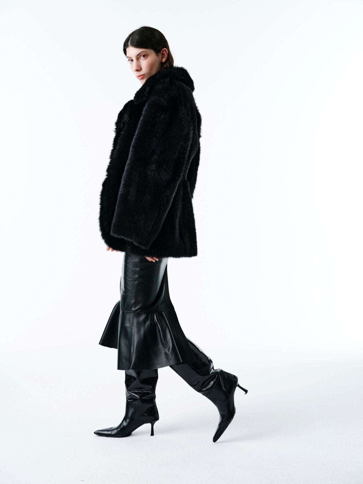 SANDGLASS SHEARLING JACKET