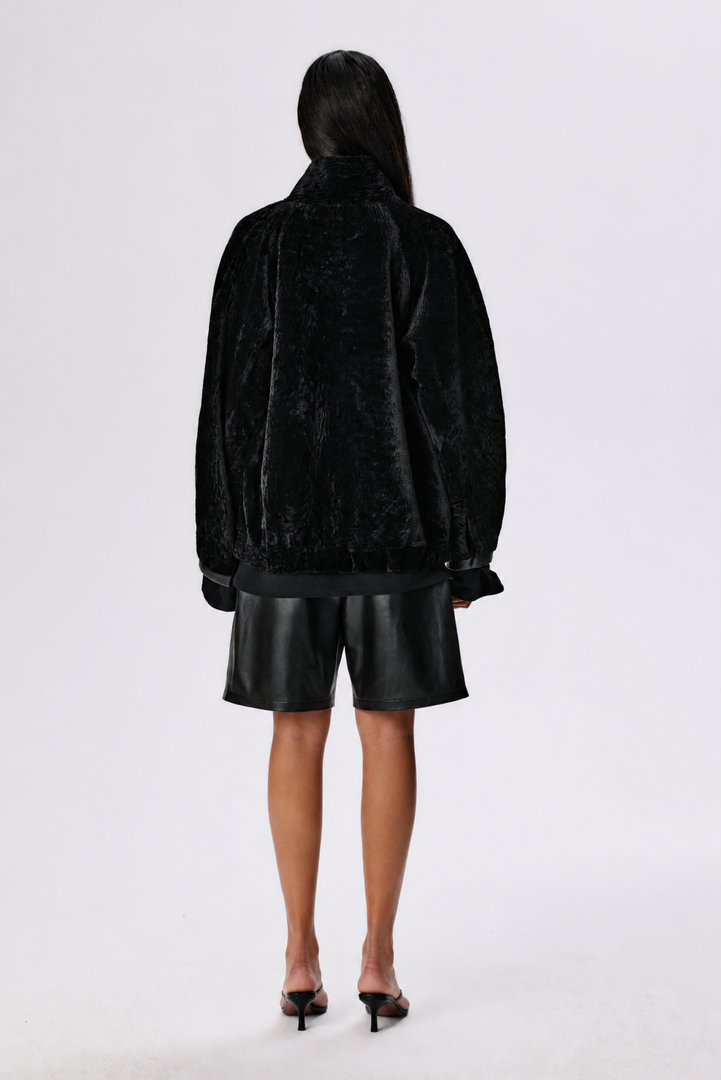 Whisper Jacket X | Cosmos Shearling - Black