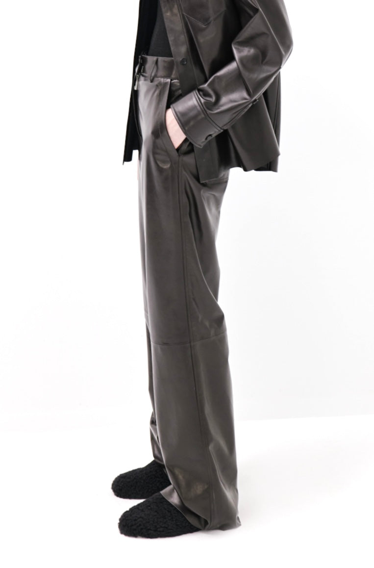 Home Everywhere Shearling Slippers - Black Icelandic