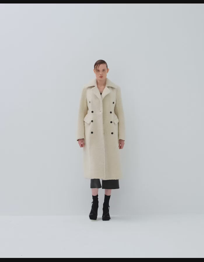 Curvy Shearling Coat - Off White