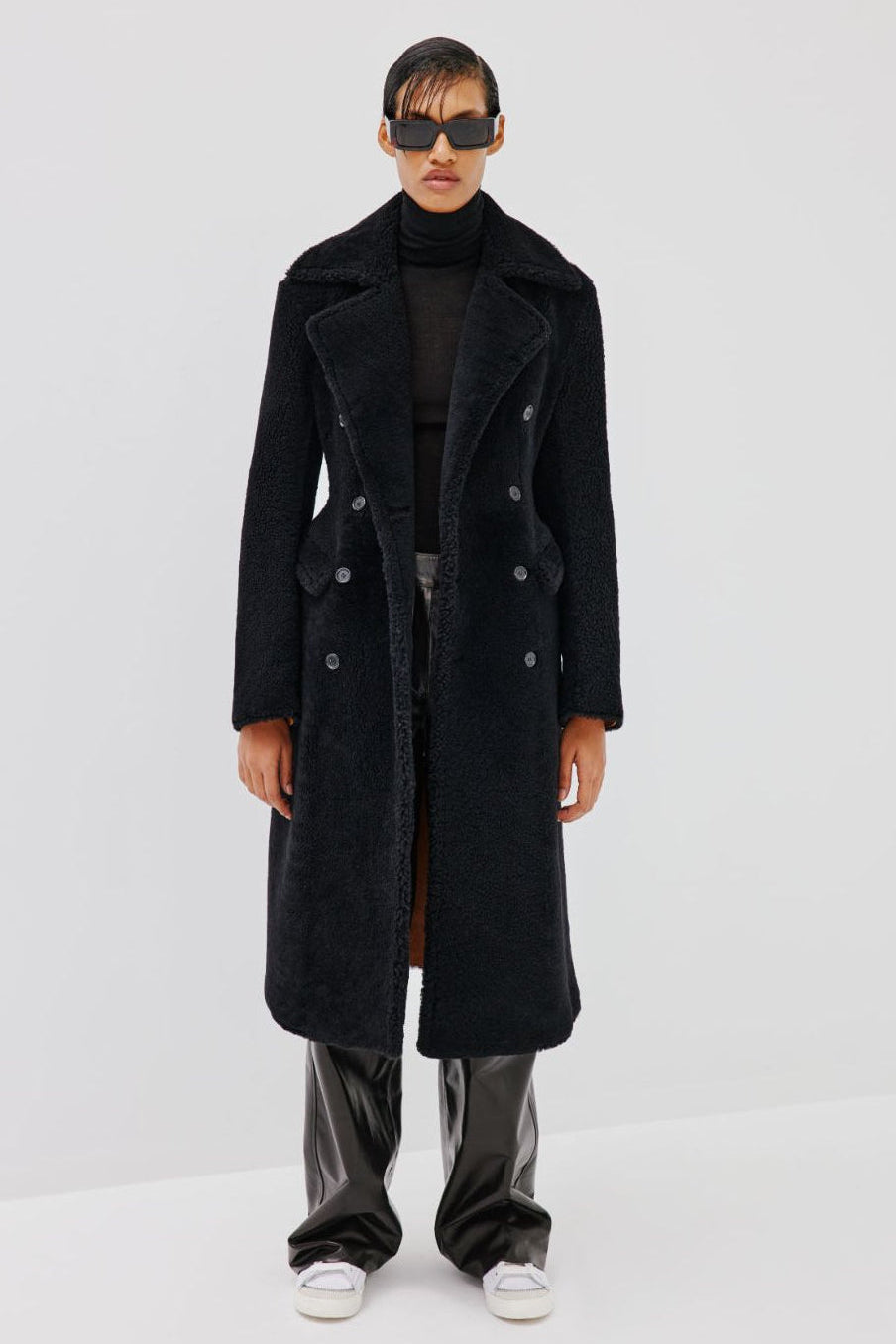 Curvy Coat | Semi-Curly Merino Shearling – Black